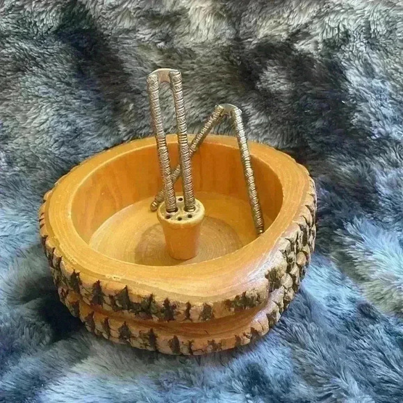 Vintage Nut Bowl  with nut crackers - Picture 10 of 15